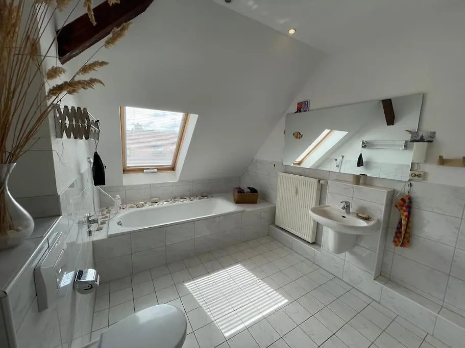Ferienwohnung 105Qm-3-Raum, Zentral, Ruhig, Gemuetlich Leipzig 0*,