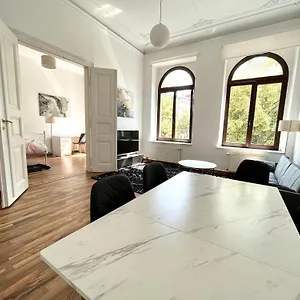  Apartment Direkt An Der Arena, Waldstrasse